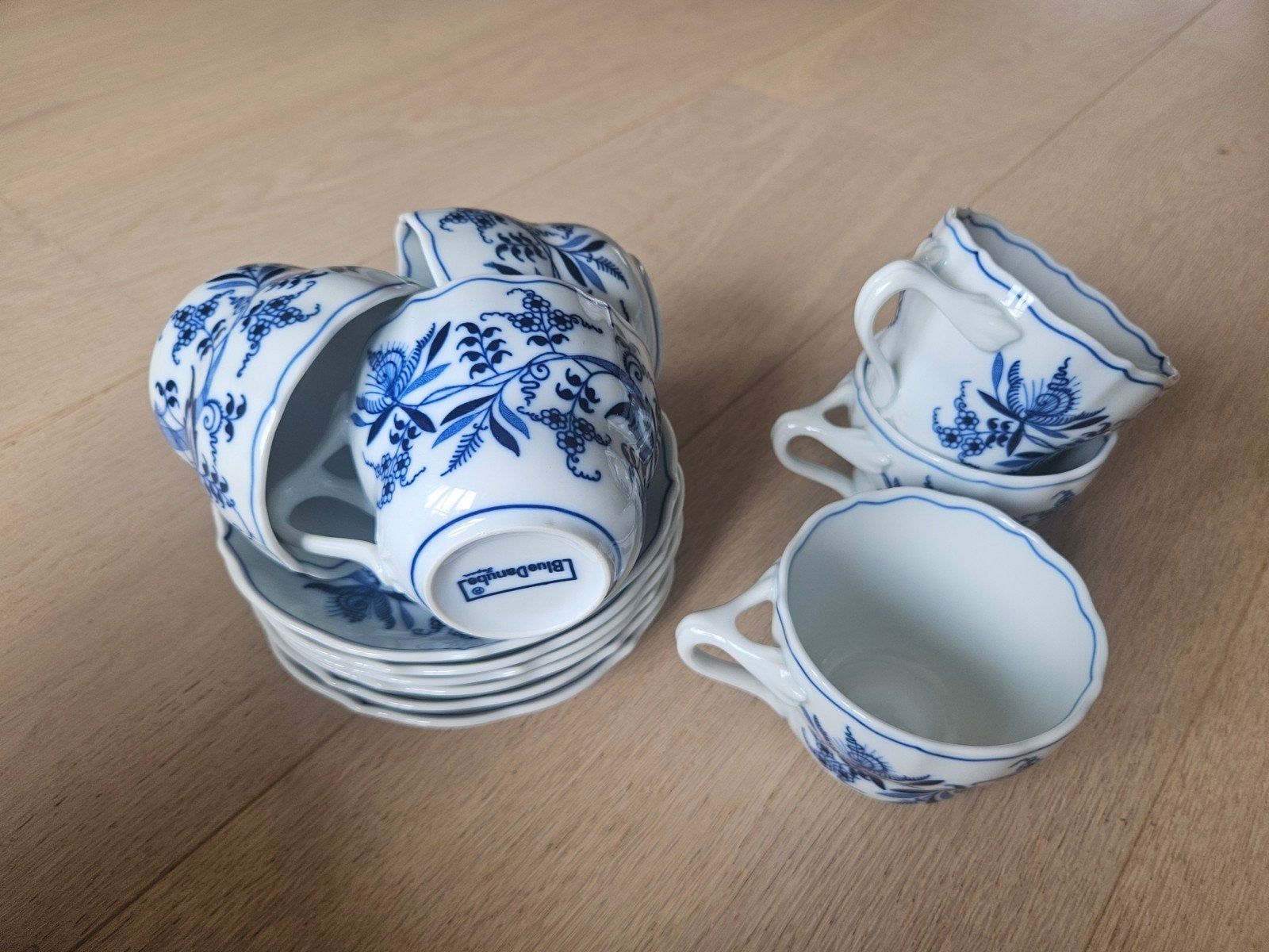 Blue Danube koffiekopjes met schotel, Antiek en Kunst, Antiek | Servies los, Ophalen of Verzenden