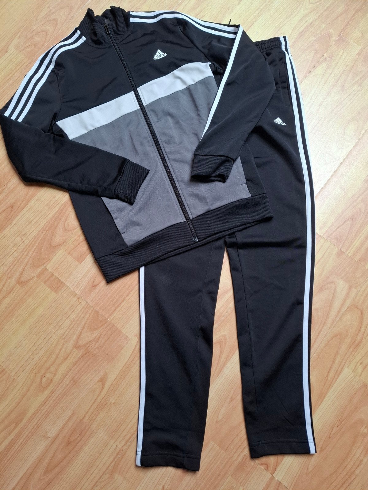 Adidas Trainingspak maat 164 ZGAN ( 13/14 jaar), Kinderen en Baby's, Kinderkleding | Maat 164, Adidas, Jongen of Meisje, Sport- of Zwemkleding