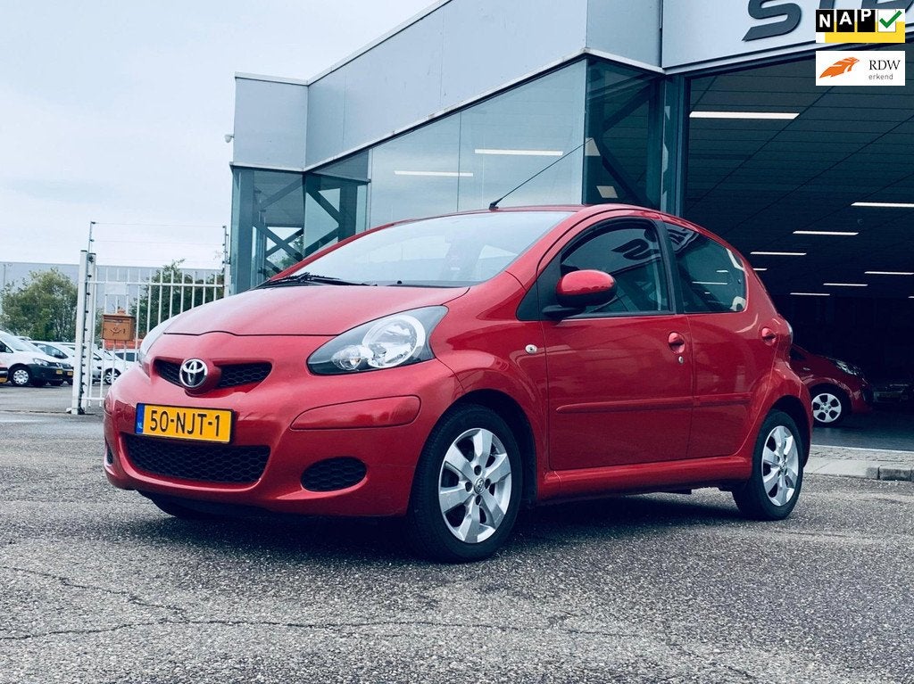 Toyota Aygo 1.0-12V Aspiration Red, Airco, 5 Deurs, NAP, Nie, Auto's, Toyota, Bedrijf, Te koop, Aygo, ABS, Airbags, Airconditioning