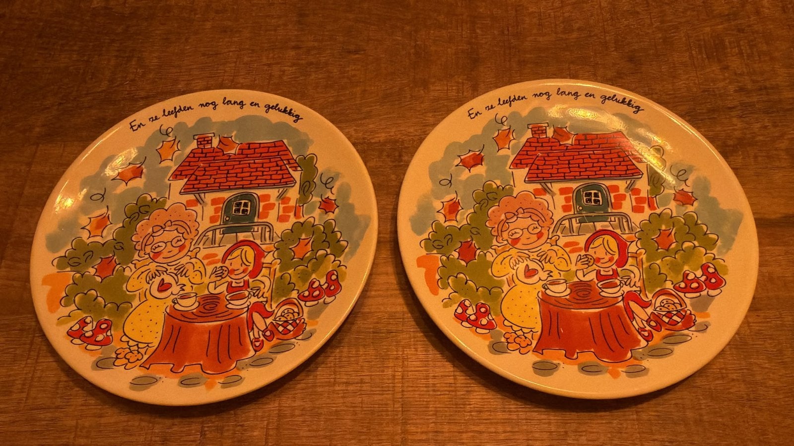 2x Blond Amsterdam ‘Efteling’ Roodkapje bord - ø22 cm, Ophalen of Verzenden, Zo goed als nieuw, Bord(en), Modern