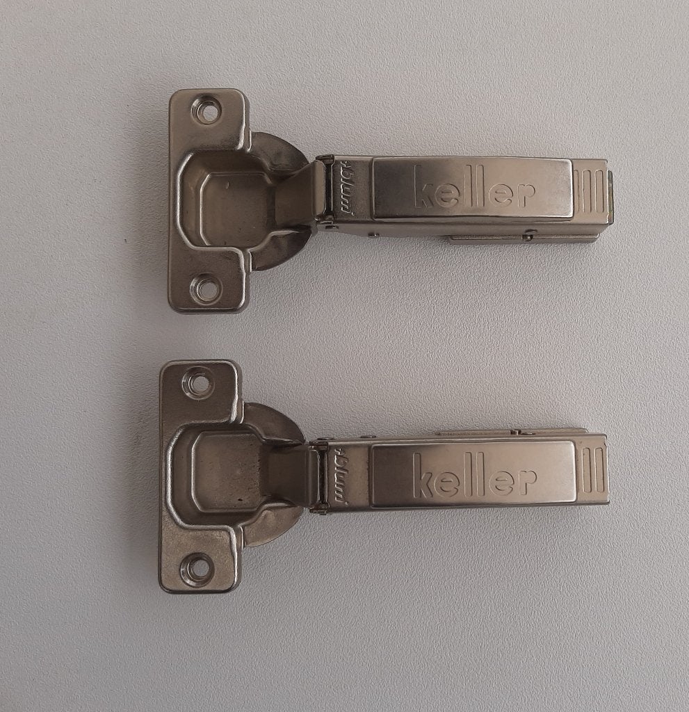 2x Blum Keller Kastscharnieren met Keller Afdekkapje, Ophalen, Gebruikt, Metaal, Zilver