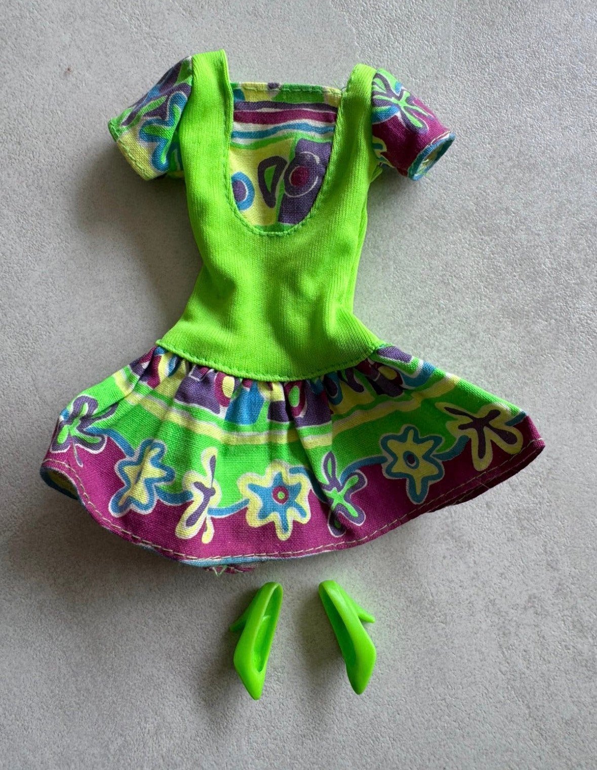 Barbie jurkje jaren 90, Verzamelen, Poppen, Ophalen of Verzenden, Gebruikt, Kleertjes