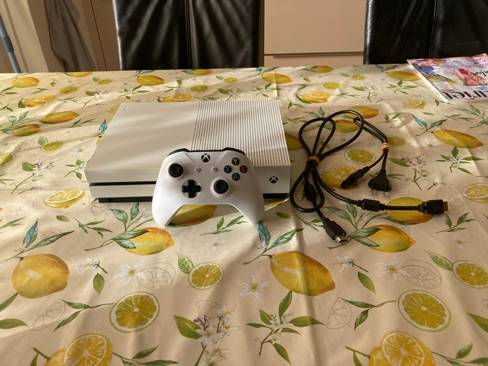 Xbox one S met werkende controller, Ophalen of Verzenden, Zo goed als nieuw, 500 GB, Met 1 controller