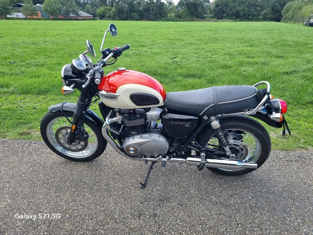 Triumph Bonneville T100 - Uitmuntende staat, lage KM stand, 2 cilinders, Motorrijbewijs A, Gebruikt, 900 cc