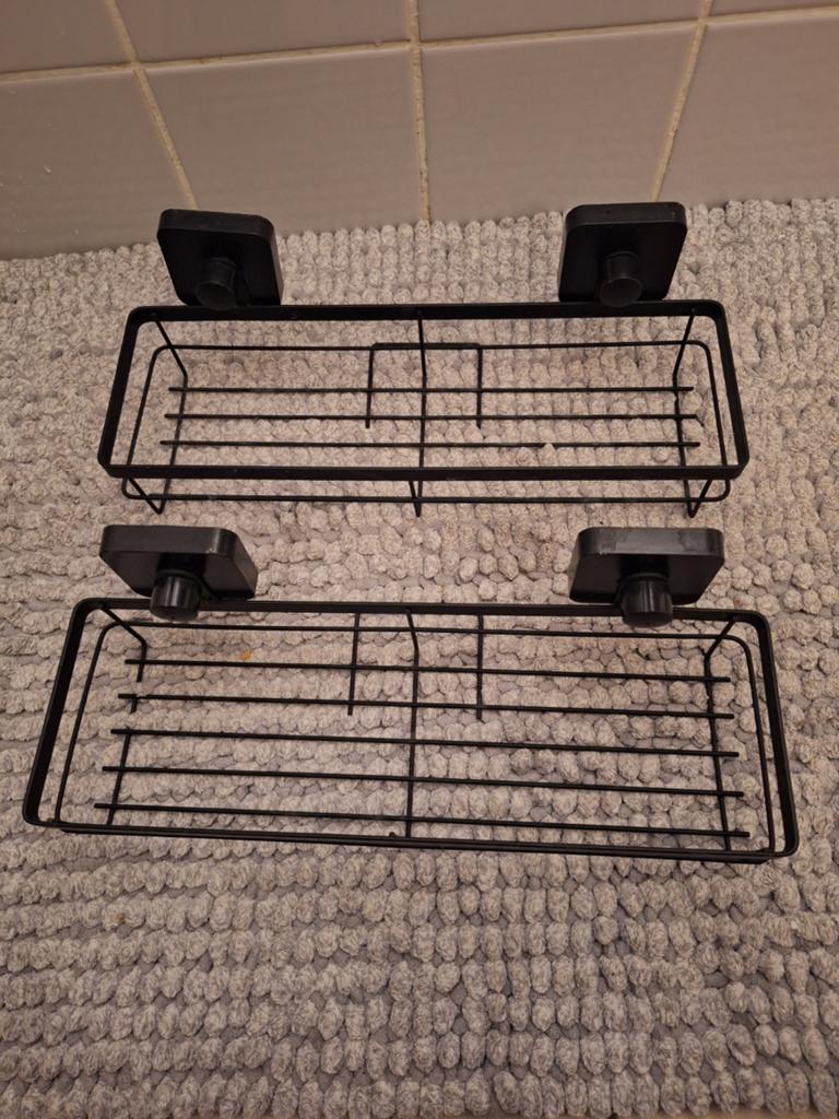 Zwarte badkamer rekjes met zuignappen - Set van 2, Ophalen of Verzenden, Gebruikt, Zwart, Overige typen