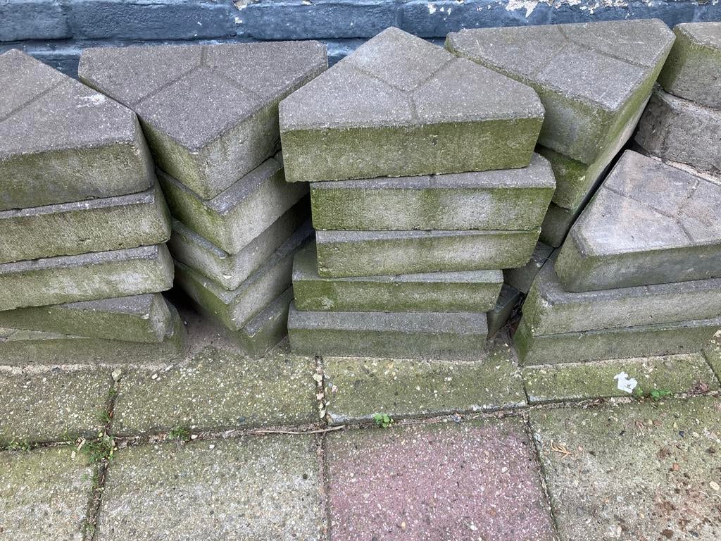 BKK Beton Klinkers Driehoek (Muts) - 34 stuks, Ophalen, Gebruikt, Klinkers, Minder dan 5 m²