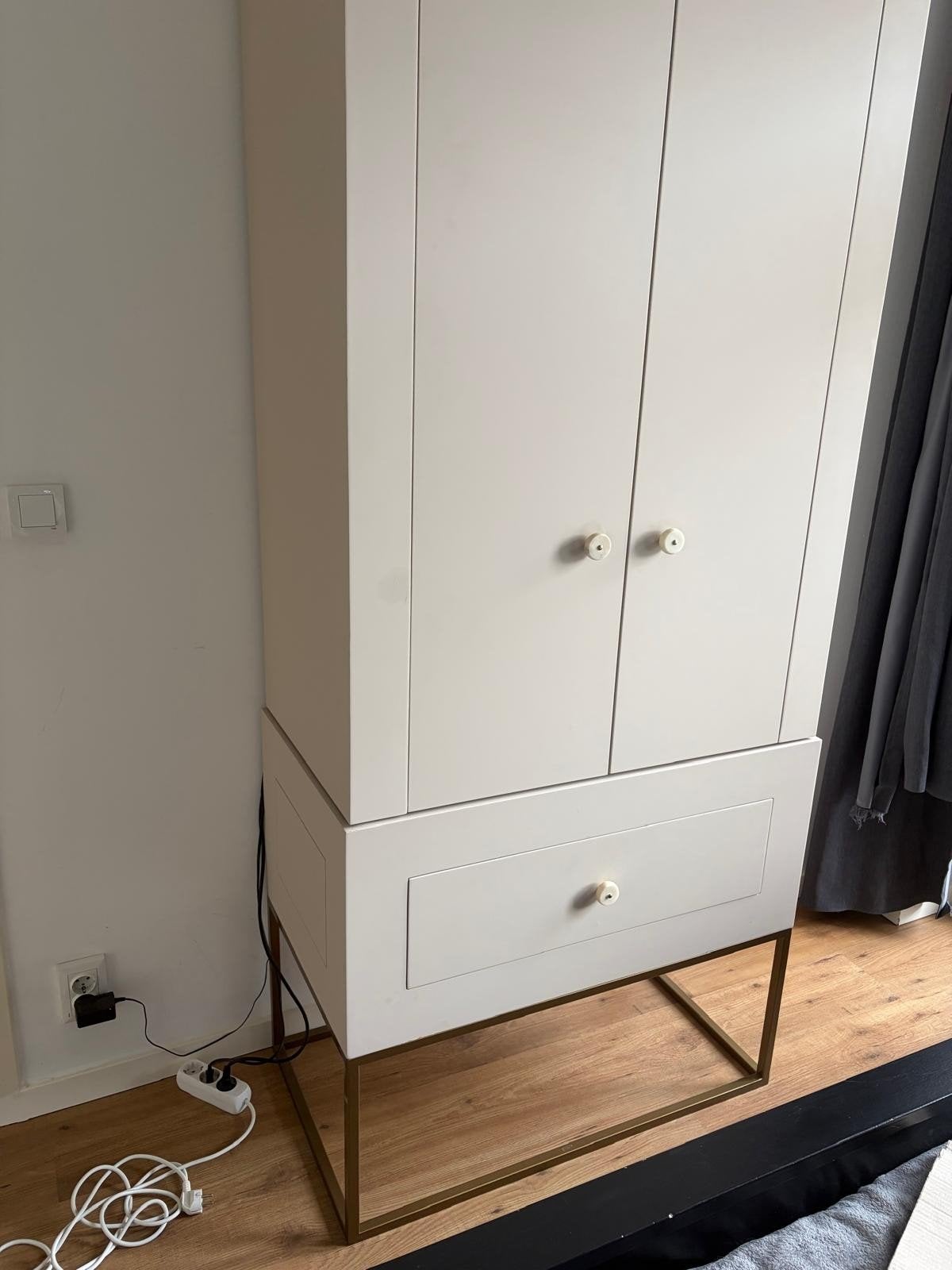 Op maat gemaakte kast met lade en bronzen onderstel, Ophalen, 200 cm of meer, 50 tot 100 cm, Zo goed als nieuw