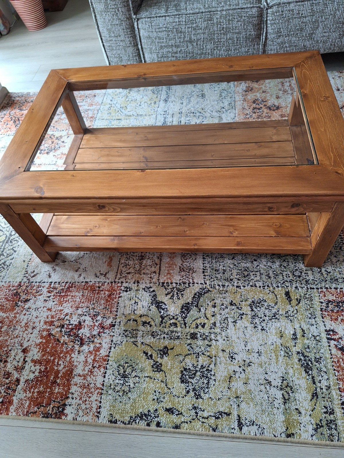 Houten salontafel met glazen blad. 0.45 hg 1.20 LG  0.80 br, Ophalen, Gebruikt, Rustiek, Overige houtsoorten