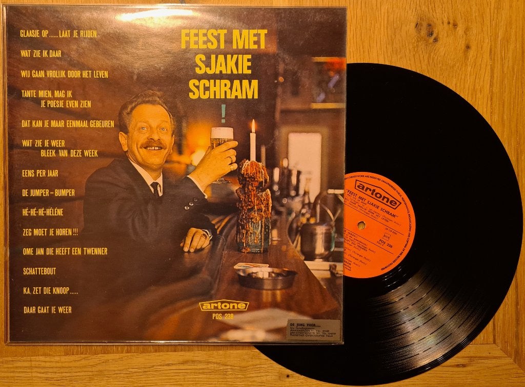 SJAKIE SCHRAM - Feest met Sjakie Schram ( LP ), LP, Originele persing, Cabaret of Kleinkunst, Ophalen of Verzenden