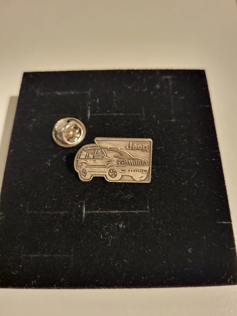 Speldje Pin Jeep Grand Cherokee, Ophalen of Verzenden, Nieuw, Merk, Speldje of Pin
