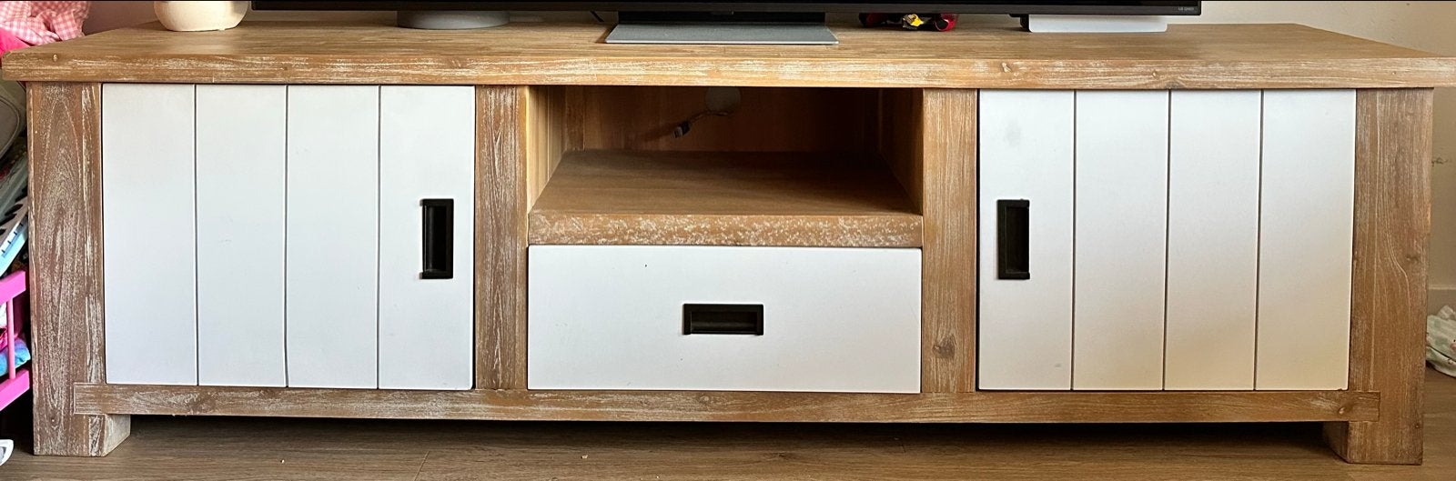 Foto 10 van Massief houten dressoir + tv meubel - Landelijke stijl