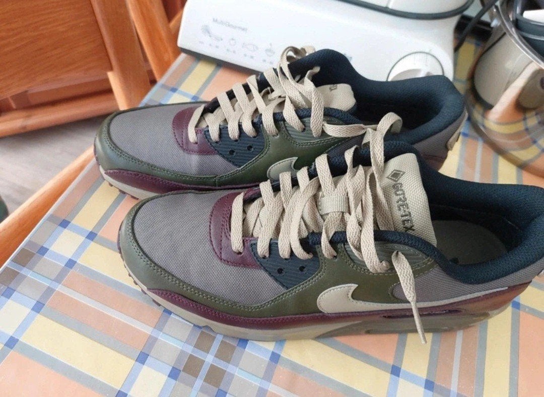 Nike Air Max 90 GTX Medium Olive - Maat 44,5 - Nieuw 2023, Overige kleuren, Nike, Nieuw, Ophalen of Verzenden