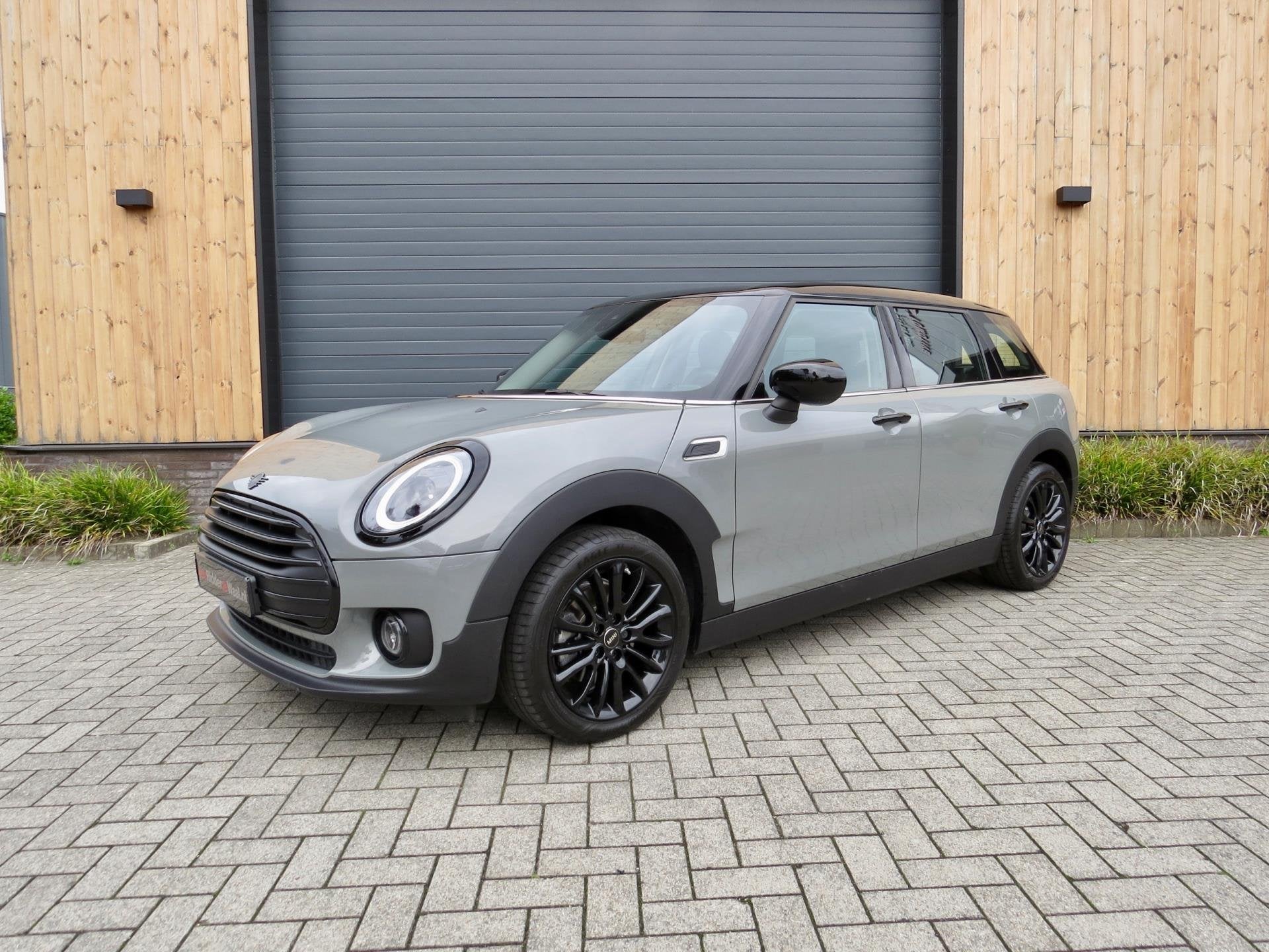 Mini Clubman 1.5 Cooper Business Edition *Automaat *Carplay, Auto's, Mini, 136 pk, Gebruikt, Overige carrosserieën, 715 kg