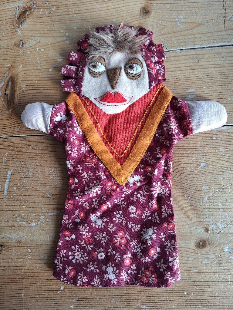 Stoffen Poppenkastpop handpop vrouw Katrijntje vintage 28 cm, Ophalen of Verzenden, Overige typen