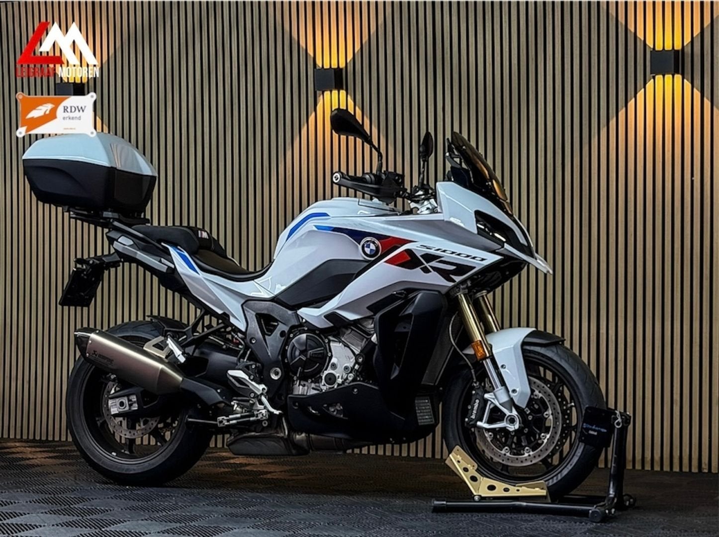 BMW S 1000 XR - Akrapovic - Gesmeden velgen