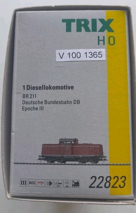 TRIX 22823 DIESELLOC V100 1365 met geluid DCC mfx als nieuw., Trix, Ophalen of Verzenden, Zo goed als nieuw, Gelijkstroom
