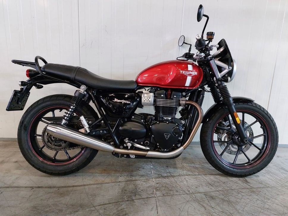 TRIUMPH STREET TWIN (bj 2017), Motoren, 2 cilinders, Motorrijbewijs A, Bedrijf, Meer dan 35 kW