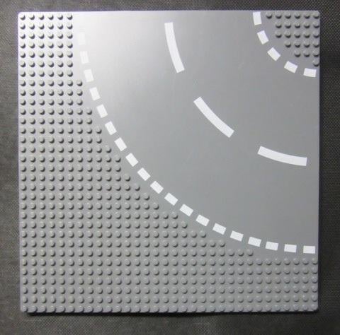L808 grondplaat 32x32 weg bocht, met witte belijning, Lego, Ophalen of Verzenden, Lego Nederland B.V., Grondplaat