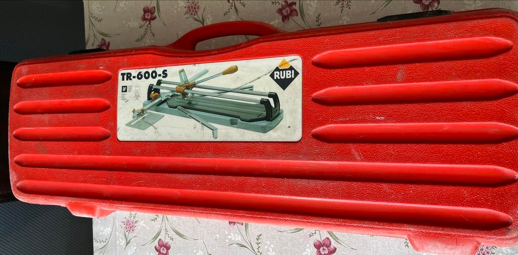 Rubi tegelsnijder TR600 S met nieuw snijwieltje en koffer, Ophalen, Gebruikt