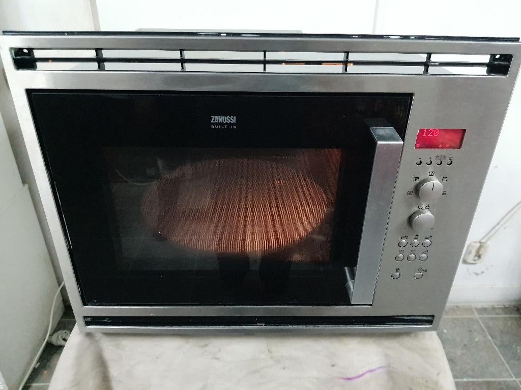 Inbouw Zanussi kookplaat+elektrisch ontsteking werkt Perfect, Witgoed en Apparatuur, Kookplaten, Ophalen, 4 kookzones, Zo goed als nieuw