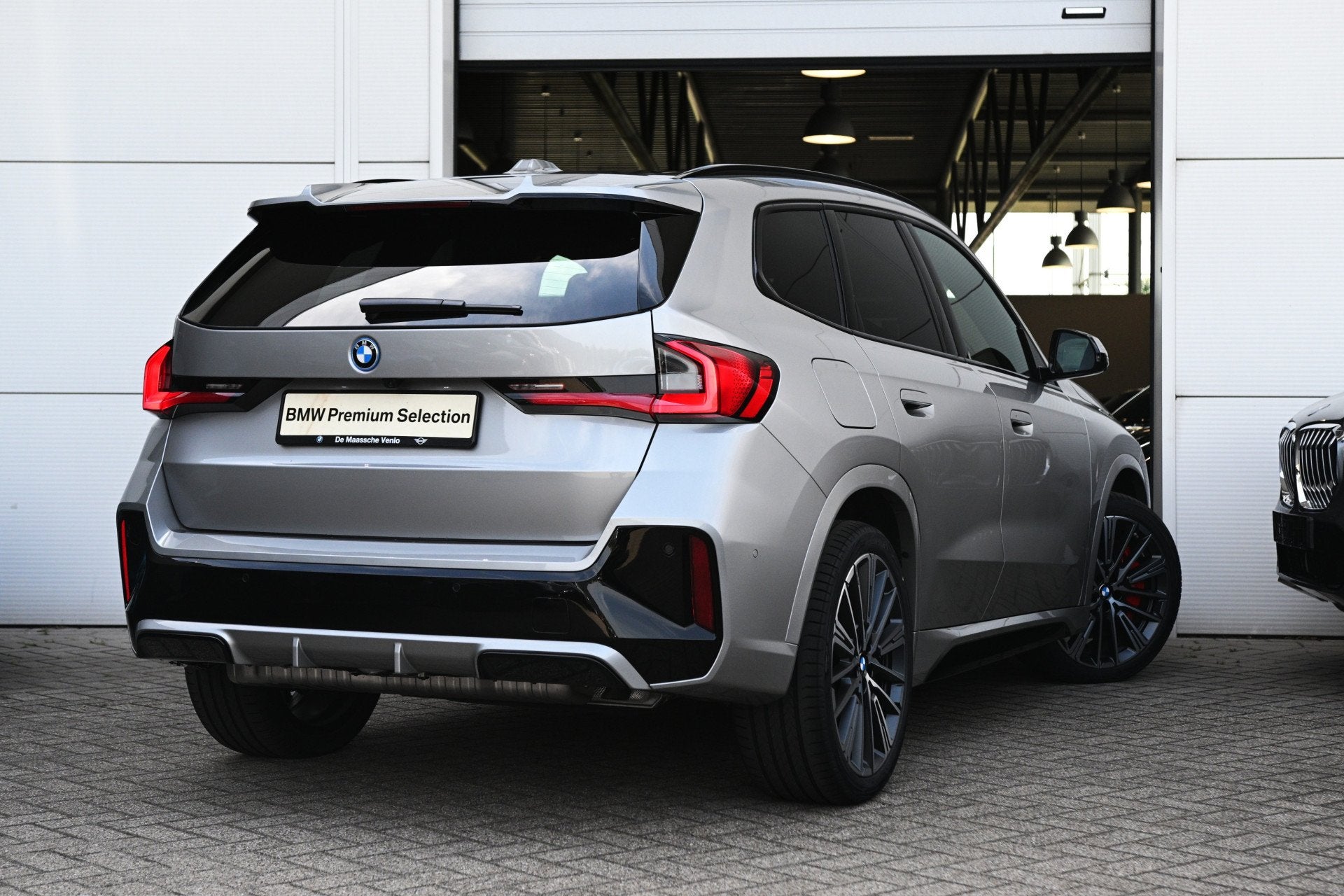 BMW X1 xDrive25e M Sport Automaat / Panoramadak / Trekhaak /, Auto's, BMW, 136 pk, Met garantie (alle), Stoelverwarming, Bedrijf