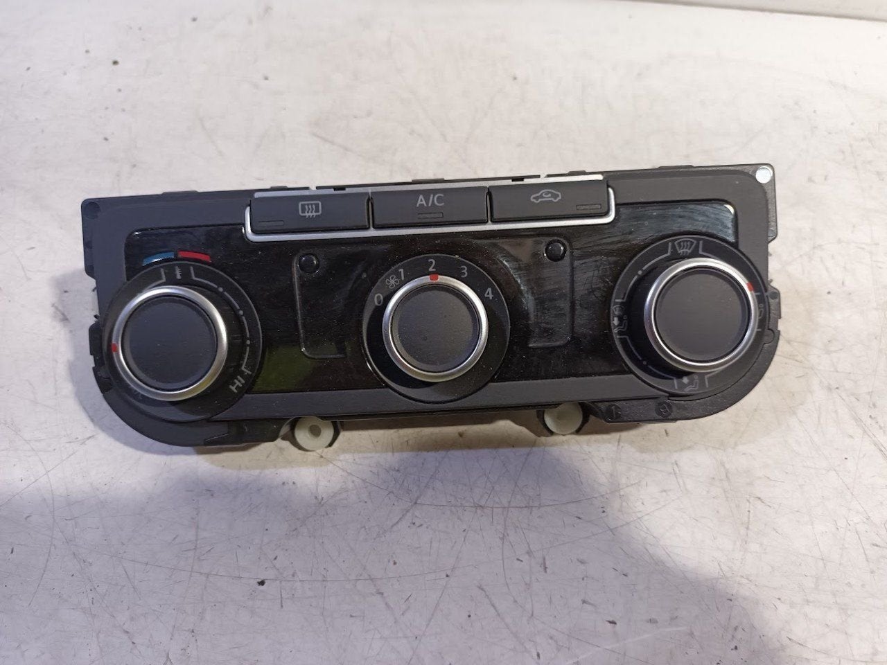 Bedieningspaneel kachel Volkswagen Passat, Onderdelen@venauto.nl, Van der Ven Autorecycling B.V., Gebruikt, Ettenseweg 76, 4706 PB Roosendaal, The Netherlands
