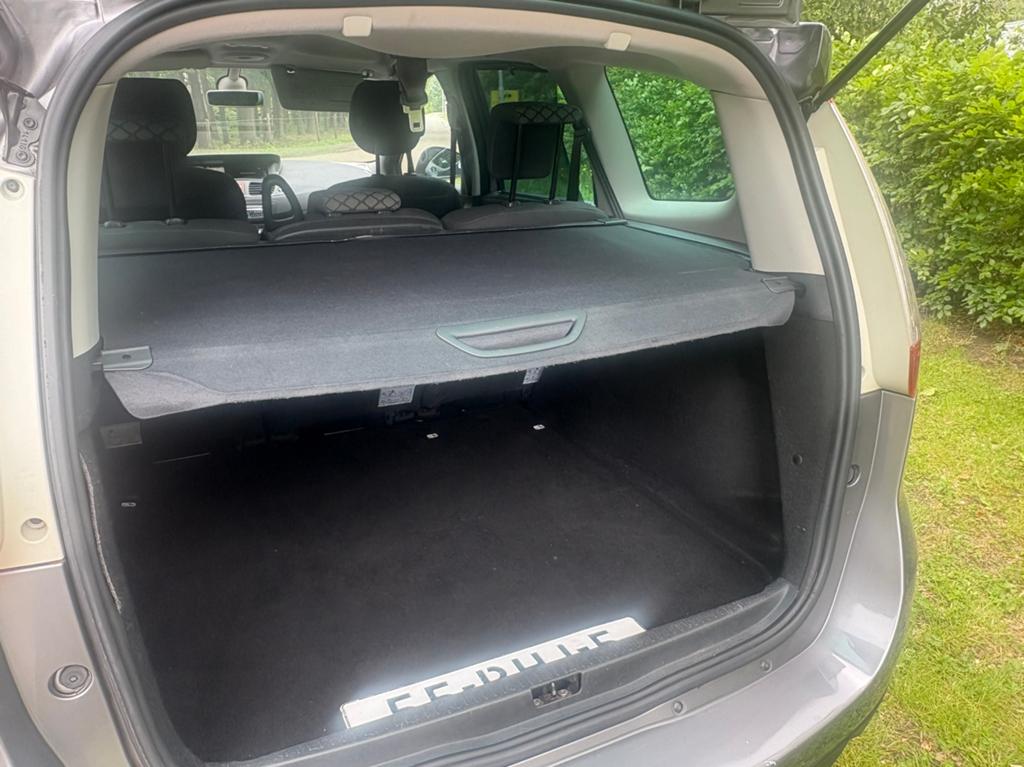 Foto 20 van Renault Grand Scenic 1.4 TCE 5P 2011 Grijs