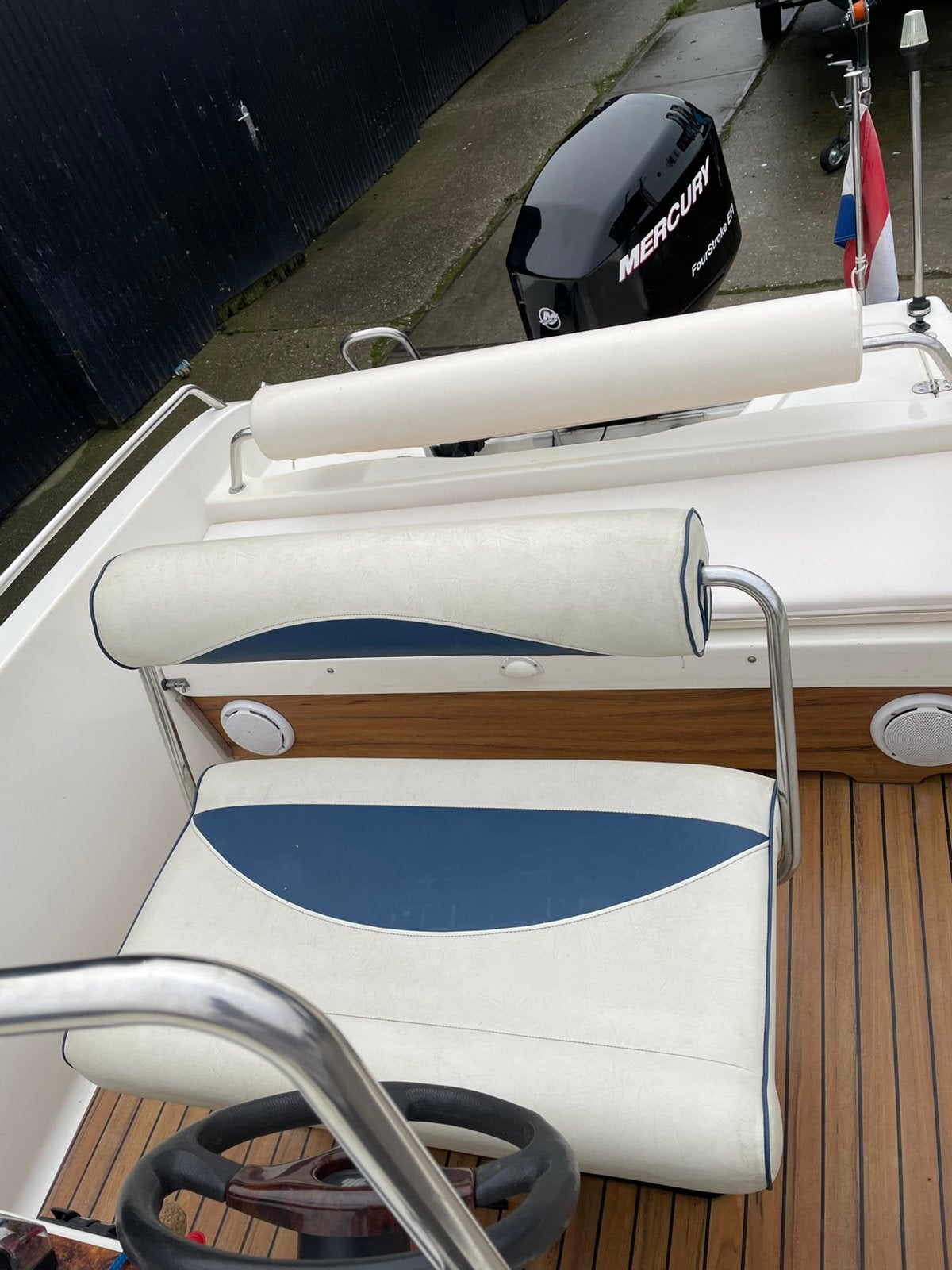 Mooie Uttern 5220 Exclusive + 60 pk 4 takt injectie, Ophalen, Viertaktmotor, Zo goed als nieuw, Buitenboordmotor