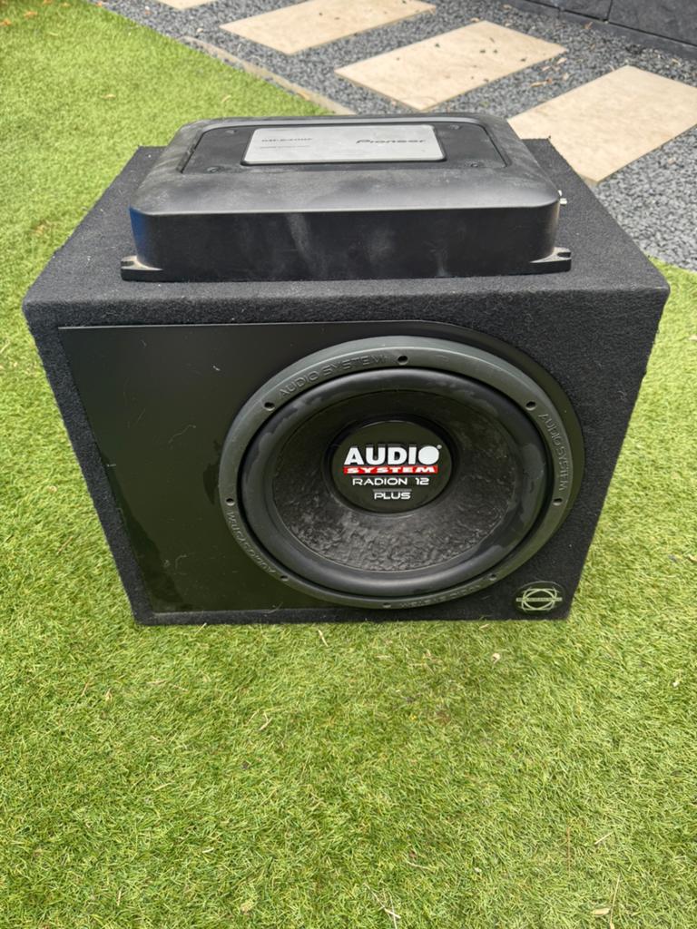 Subwoofer Audiosystem Radion 12+ en pioneer versterker, Auto diversen, Autospeakers, Ophalen, Gebruikt