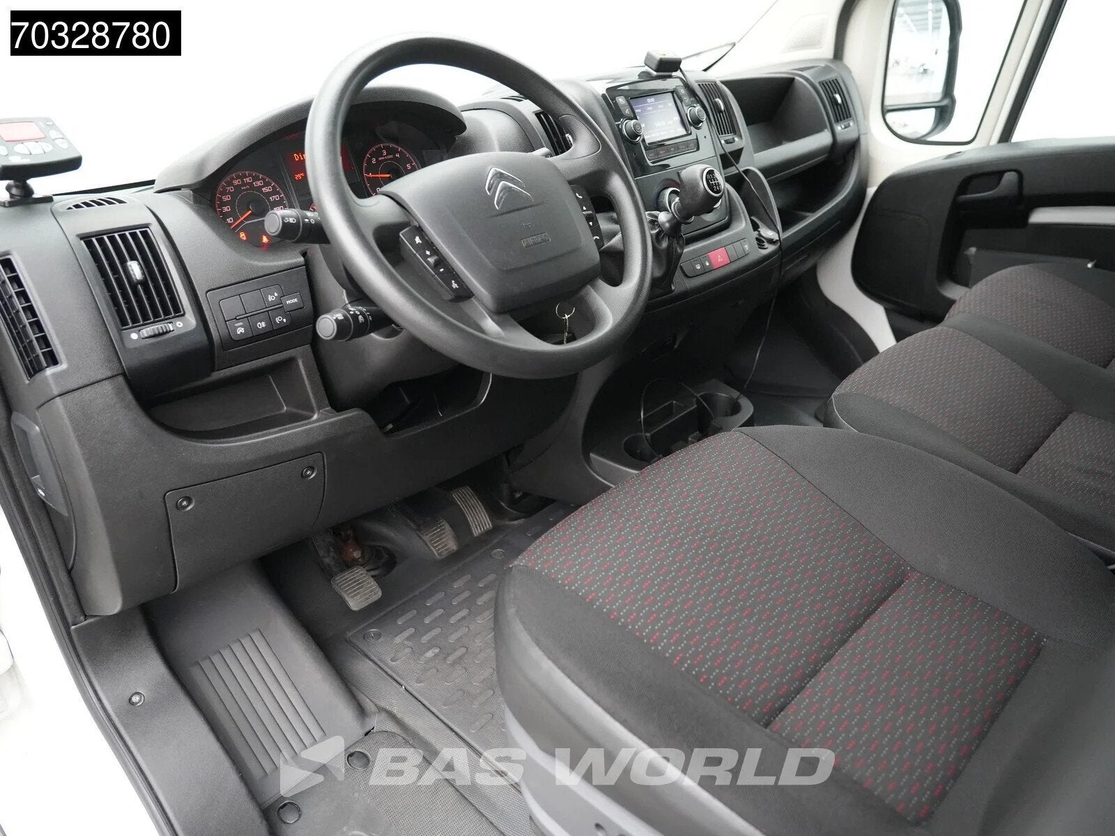 Citroën Jumper 140pk Lamberet Koelwagen Carrier Xarios 350, Auto's, Bestelauto's, Stof, Gebruikt, Euro 6, 4 cilinders
