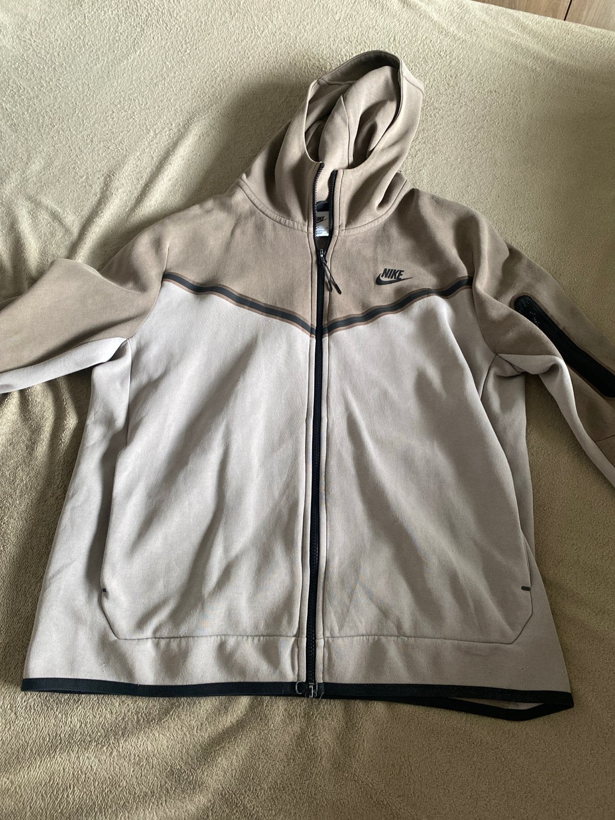 Nike Tech Fleece Hoodie - Beige/Grijs - Maat L, Ophalen of Verzenden, Zo goed als nieuw, Maat 52/54 (L), Beige