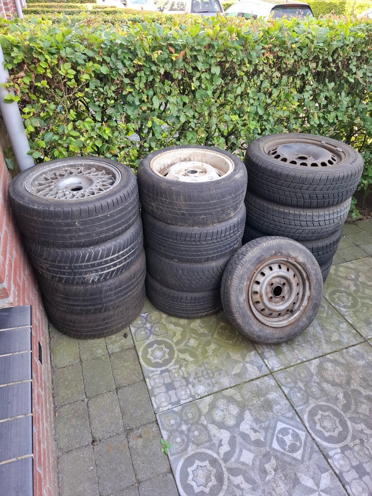 Oude aluminium velgen en stalen velgen +winterbanden, Auto diversen, Auto-accessoires, Ophalen
