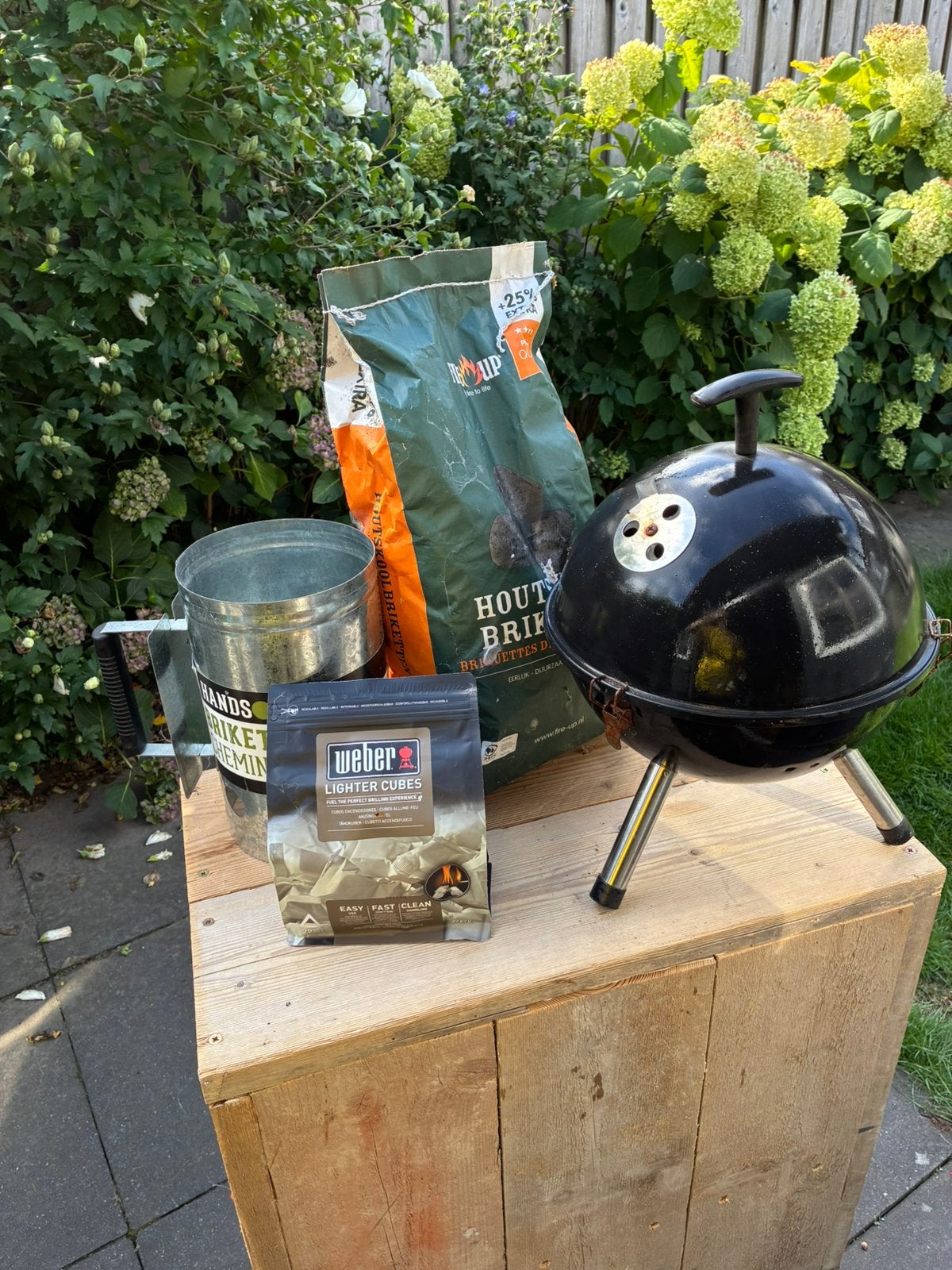 Mini-BBQ compleet barbecue starterspakket, Tuin en Terras, Ophalen, Zo goed als nieuw, Met accessoires