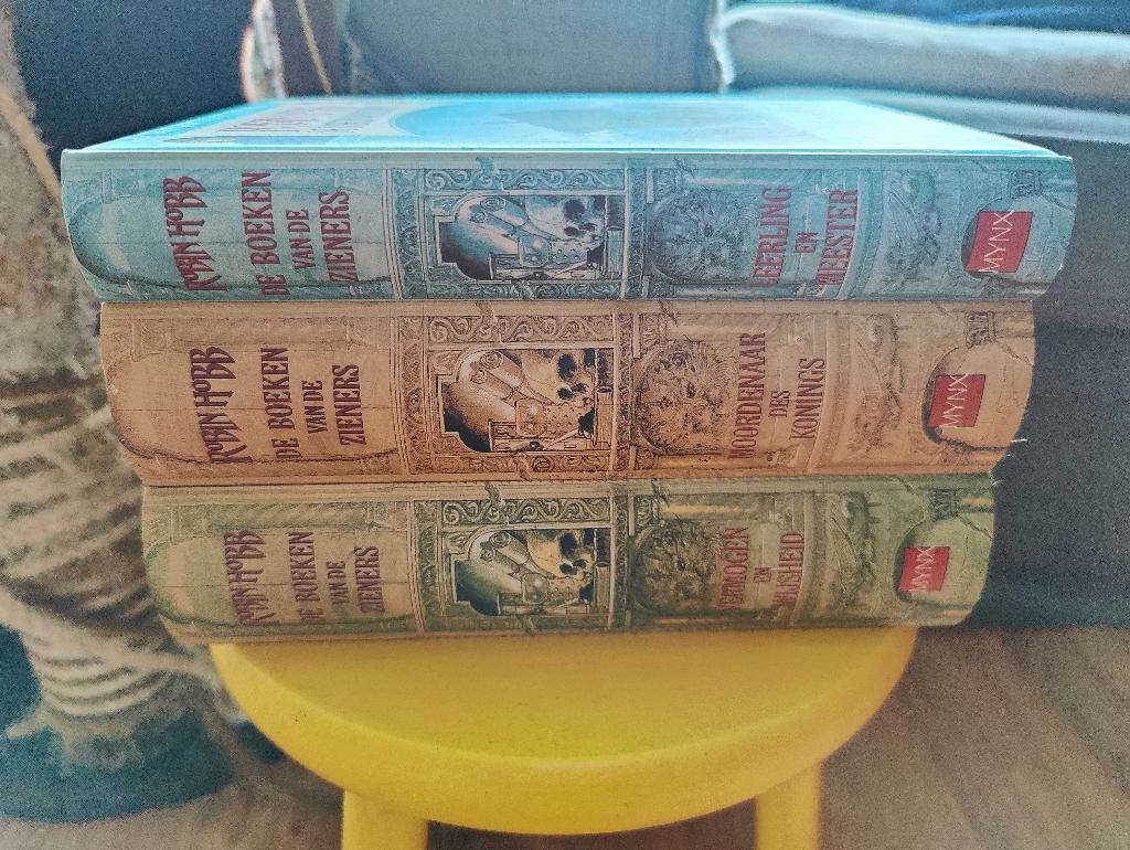 Robin Hobb - Boeken van de zieners - Volledige trilogie, Boeken, Ophalen of Verzenden, Gelezen