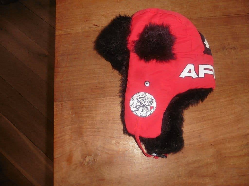 Ajax wintermuts met bont en oud logo., Ophalen of Verzenden, Ajax, Overige typen
