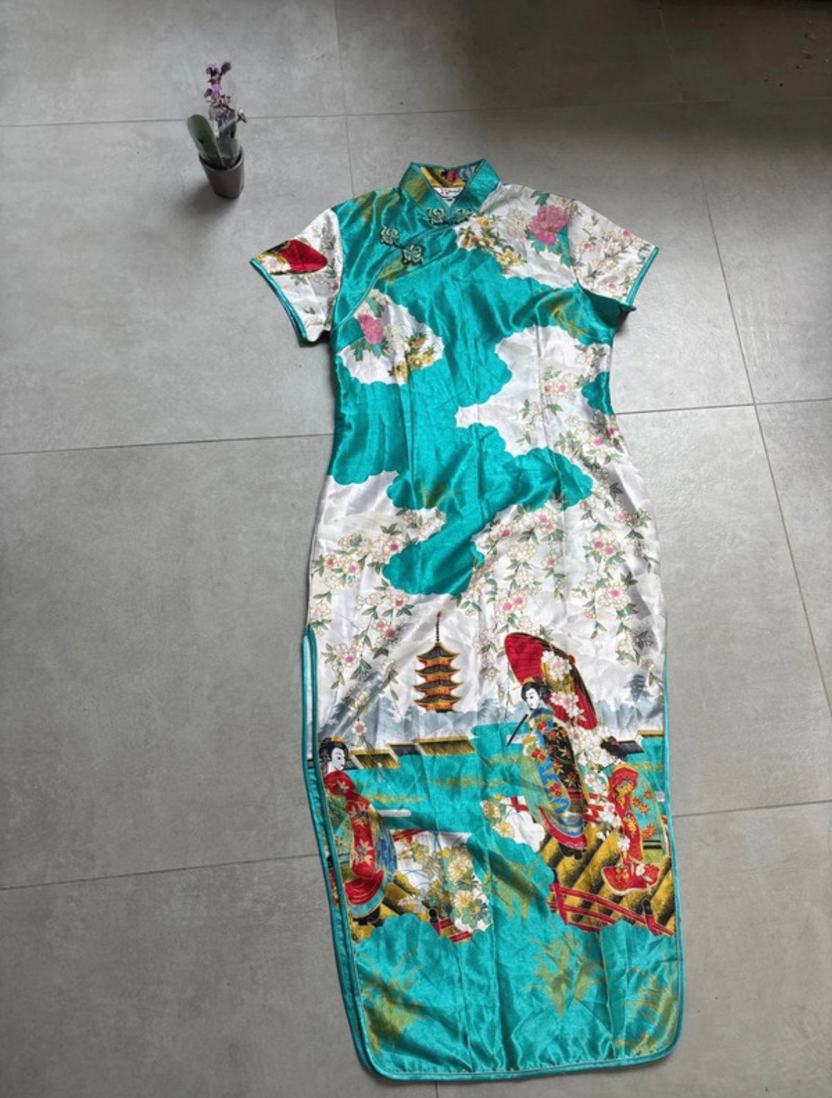 Japanese / Chinese Style Cheongsam Dress – Kaiyu, Ophalen of Verzenden, Zo goed als nieuw, Maat 42/44 (L), Onder de knie