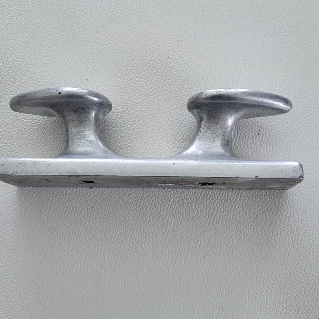 Degelijke aluminium bolder met M10 bevestigingsbouten, Ophalen of Verzenden, Gebruikt, Overige typen