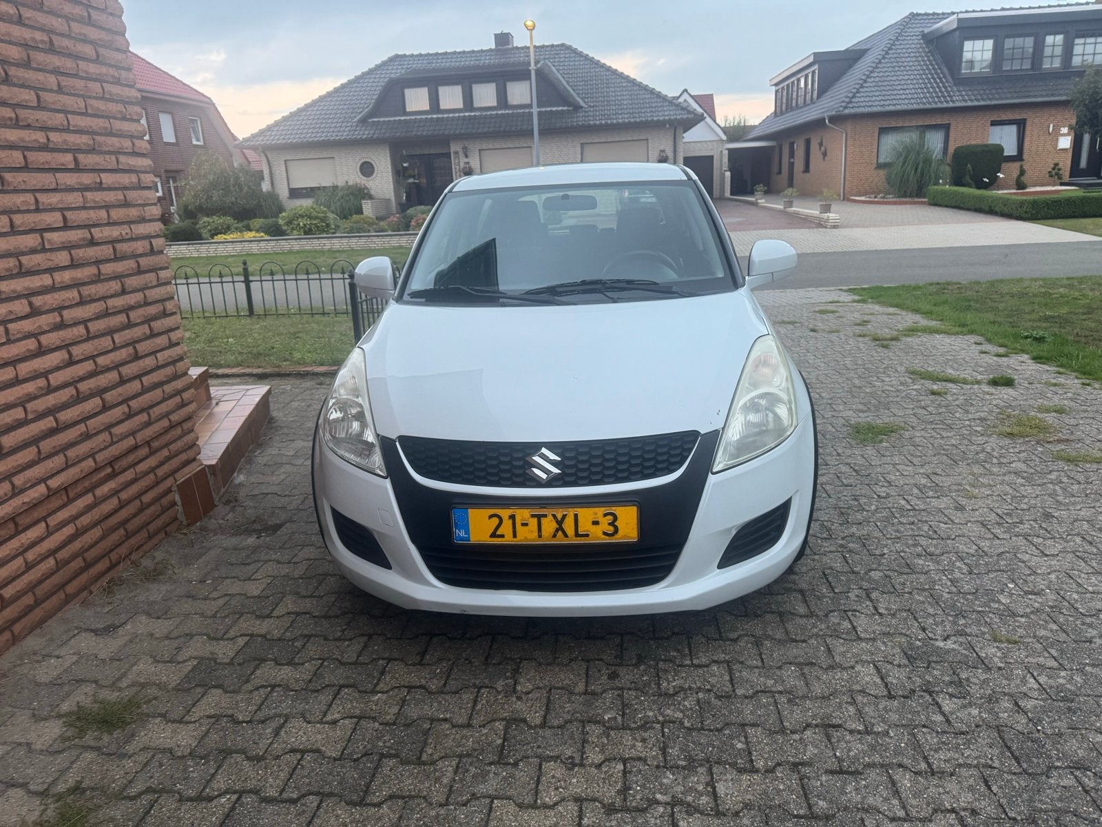 Suzuki Swift 1.2 5-D 2012 Wit, Auto's, Voorwielaandrijving, 4 cilinders, 400 kg, Origineel Nederlands