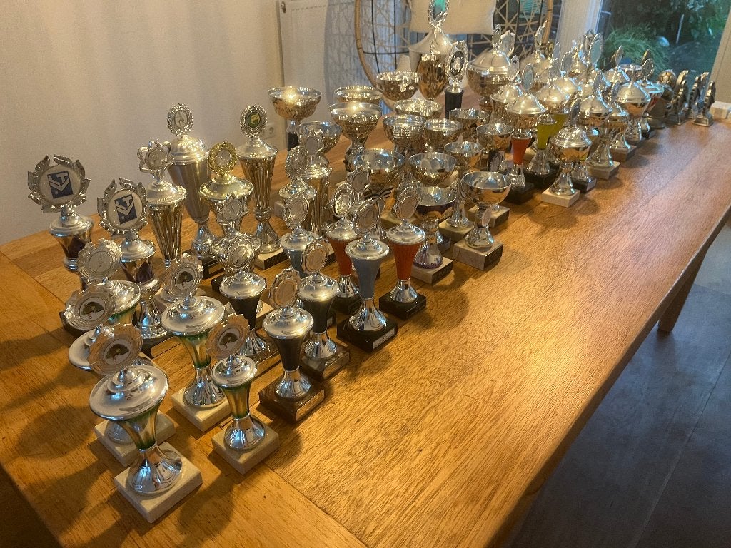 Sportprijzen, tennis-, wedstrijdbekers grote verzameling, Verzamelen, Ophalen, Zo goed als nieuw, Overige sporten, Overige typen