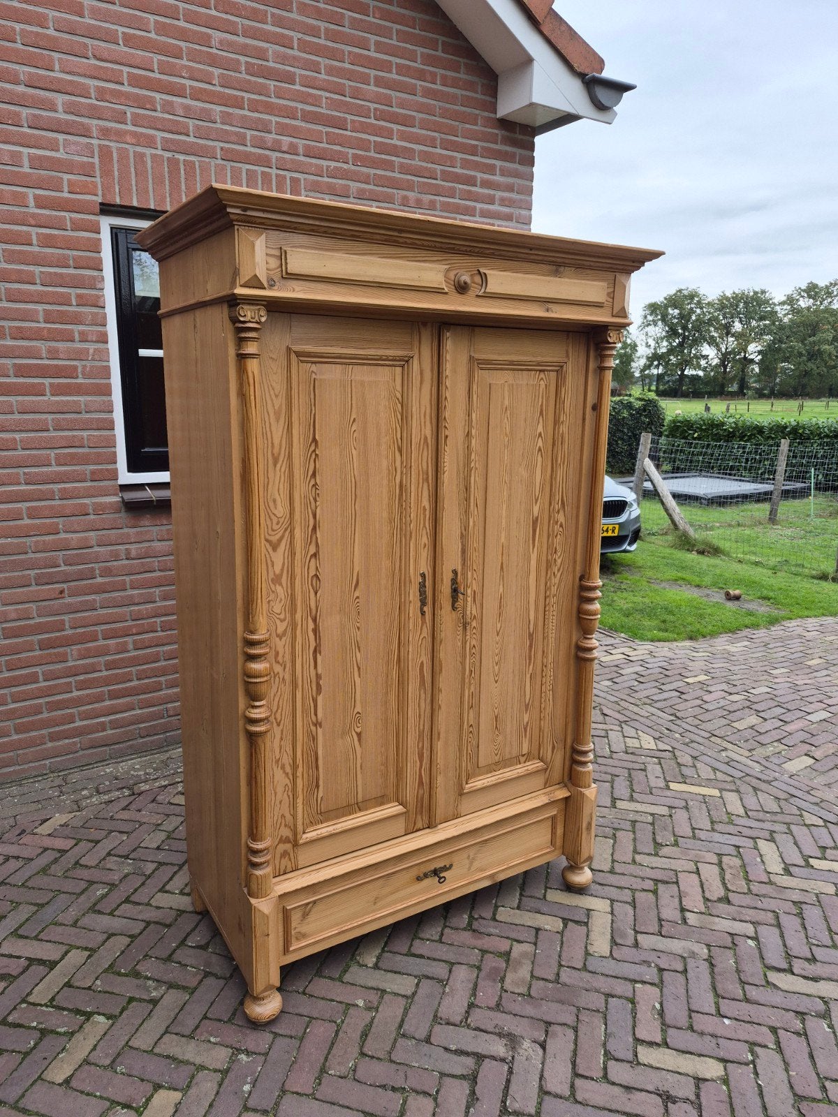 Prachtige Antieke Grenen Zuilen Kast, Ophalen