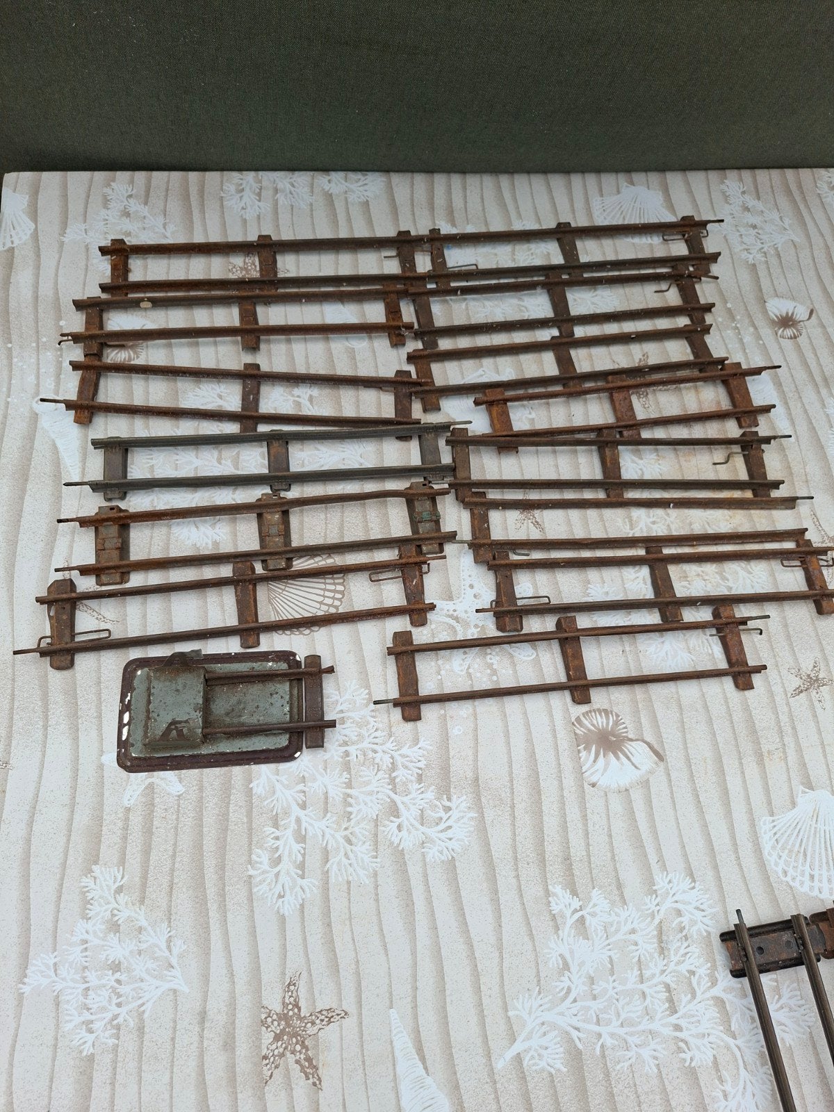 Vintage modelspoorrails en wissel - decoratie, Wisselstroom, Gebruikt, Rails, Ophalen of Verzenden