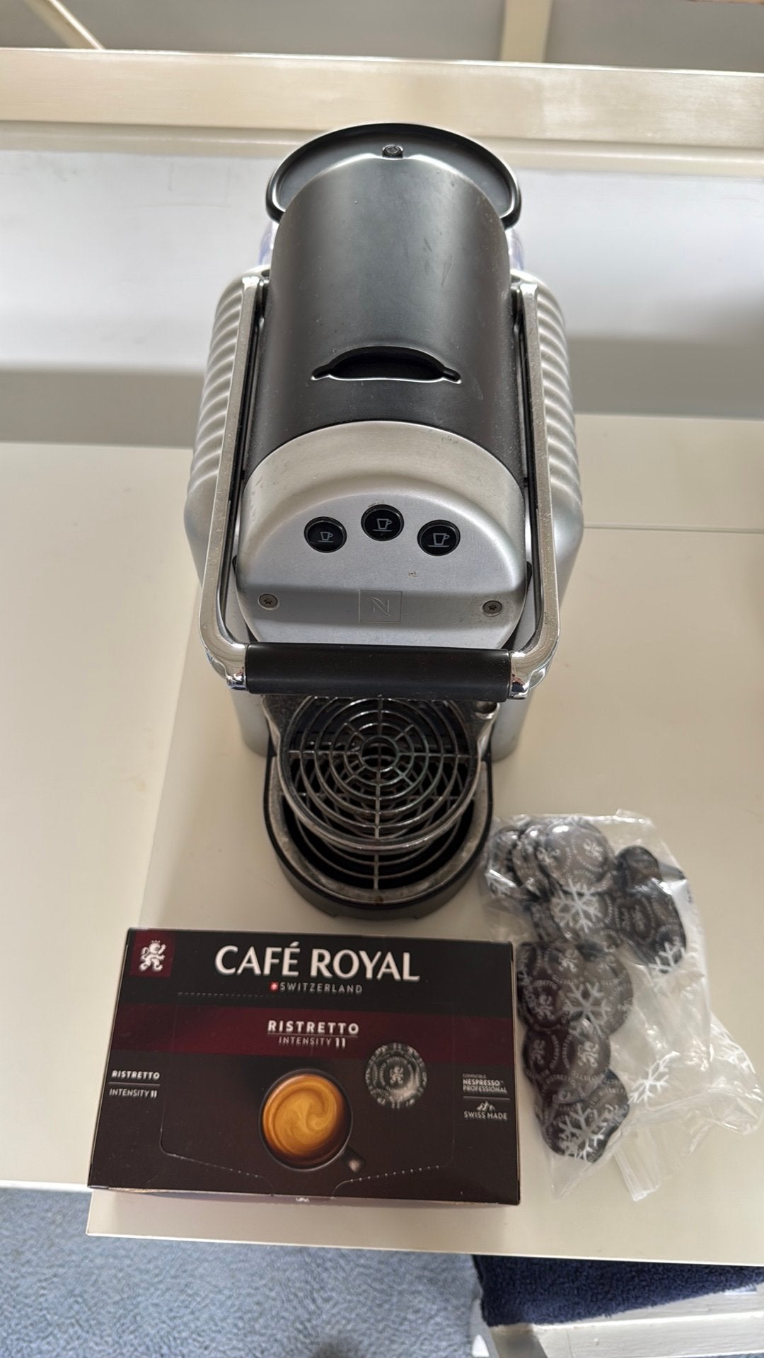 Nespresso Zenius Professional koffie machine, Ophalen, Gebruikt, Koffiemachine, 2 tot 4 kopjes