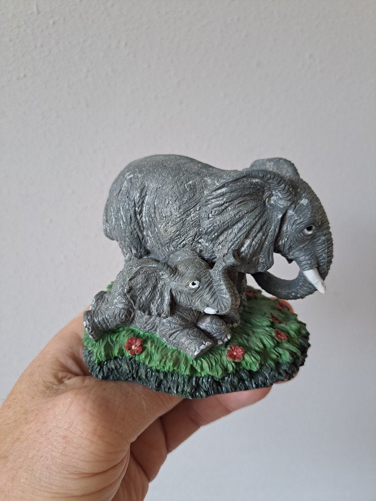 Olifant met Kalf Beeldje Kunsthars 10x8.5x8.5cm, Ophalen of Verzenden, Zo goed als nieuw, Wild dier, Beeldje of Figuurtje
