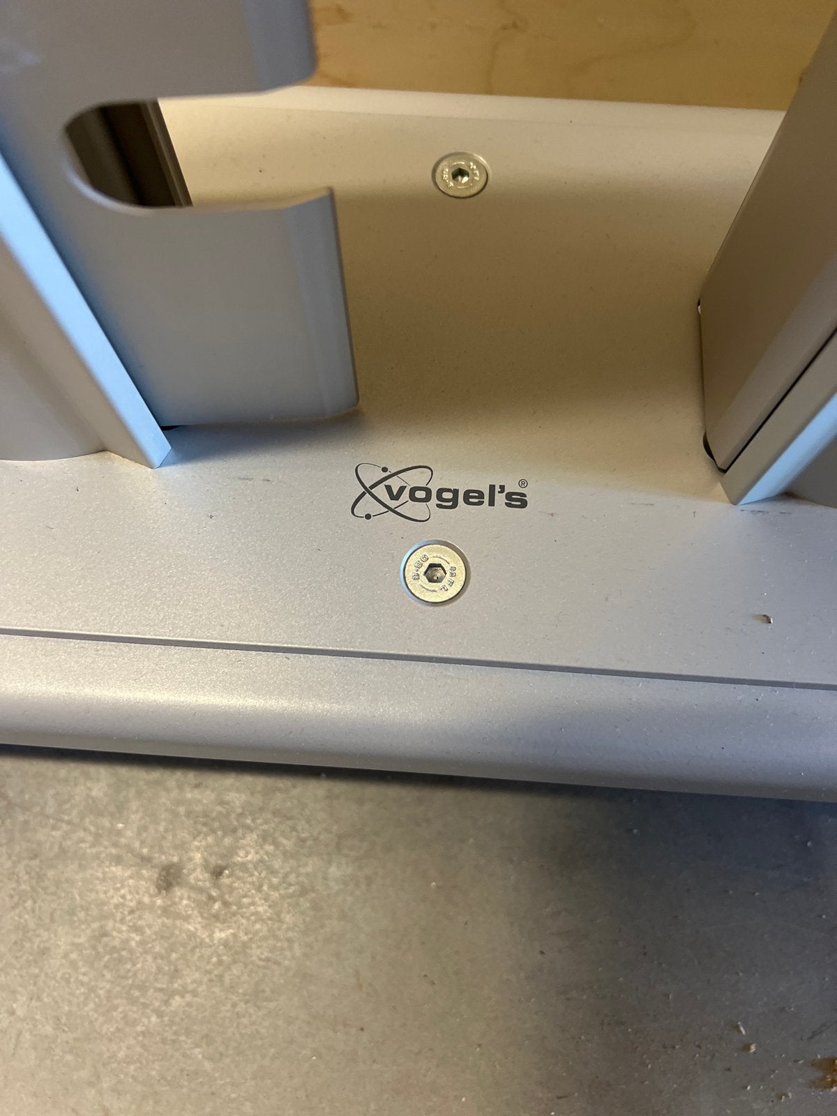 Vogel's zware Verrijdbare TV Standaard 95”, Ophalen, Gebruikt