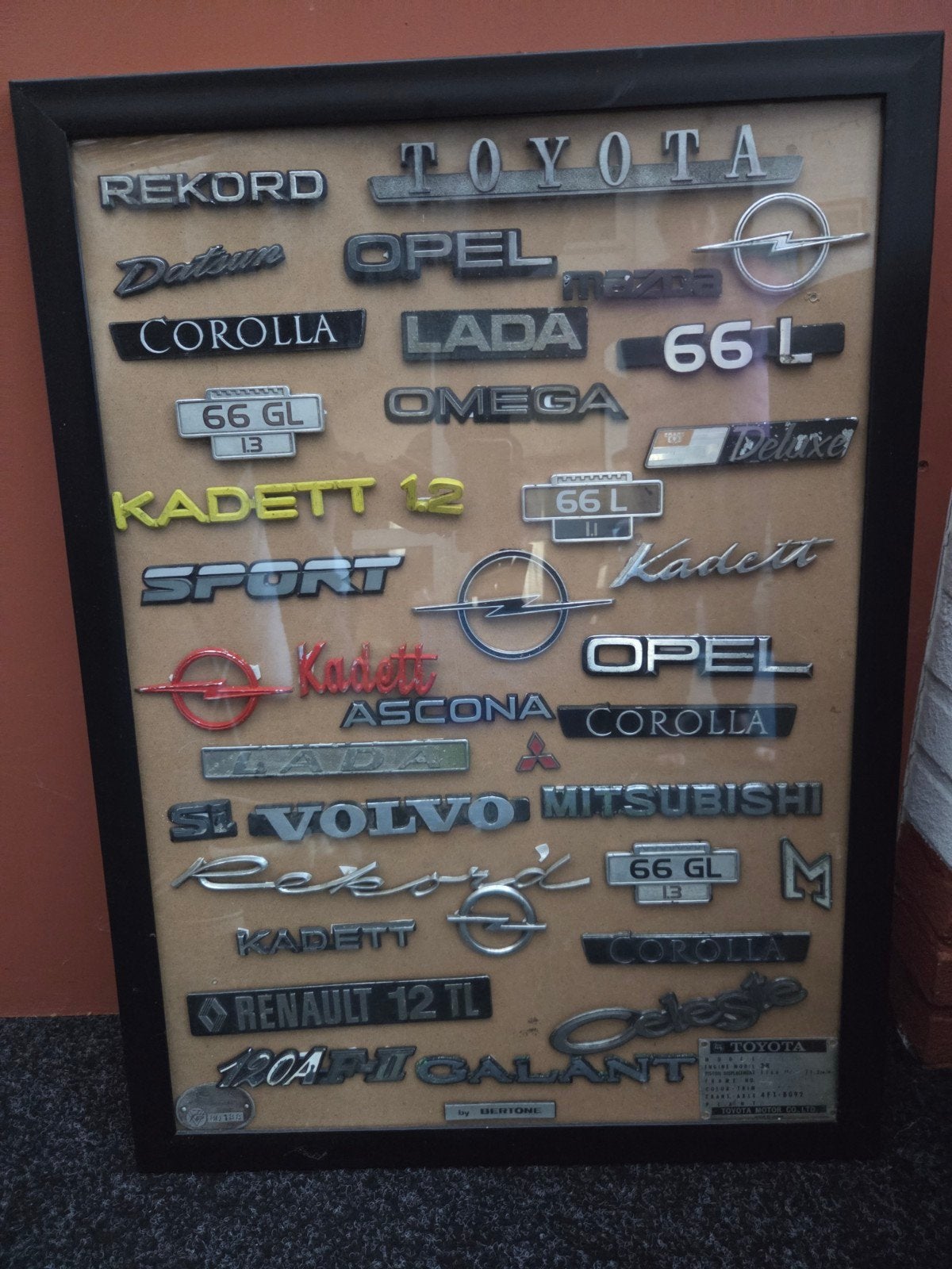 Uniek Bord met Vintage Autologo's - Verzamelaarsitem, Ophalen, Gebruikt, Auto's