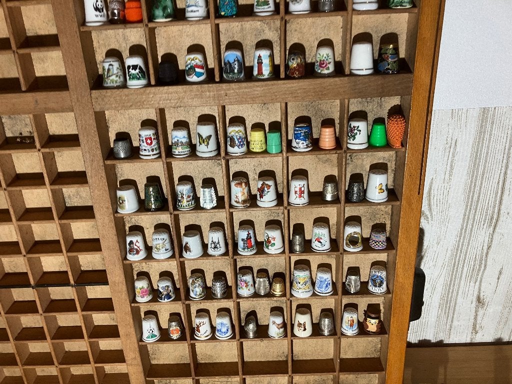 Vingerhoedjes, Ophalen, Zo goed als nieuw, Porselein, Nederland
