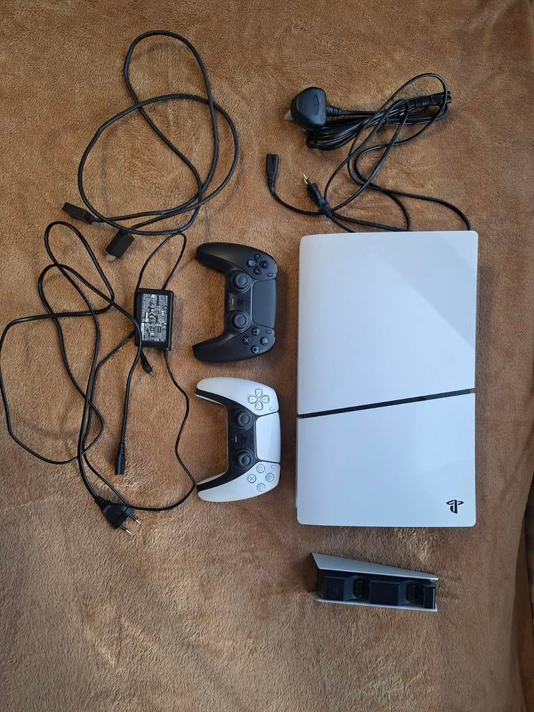 PS5 Digital Edition + Logitech G923 Racing Setup, Spelcomputers en Games, Games | Sony PlayStation 5, 1 speler, Racen en Vliegen