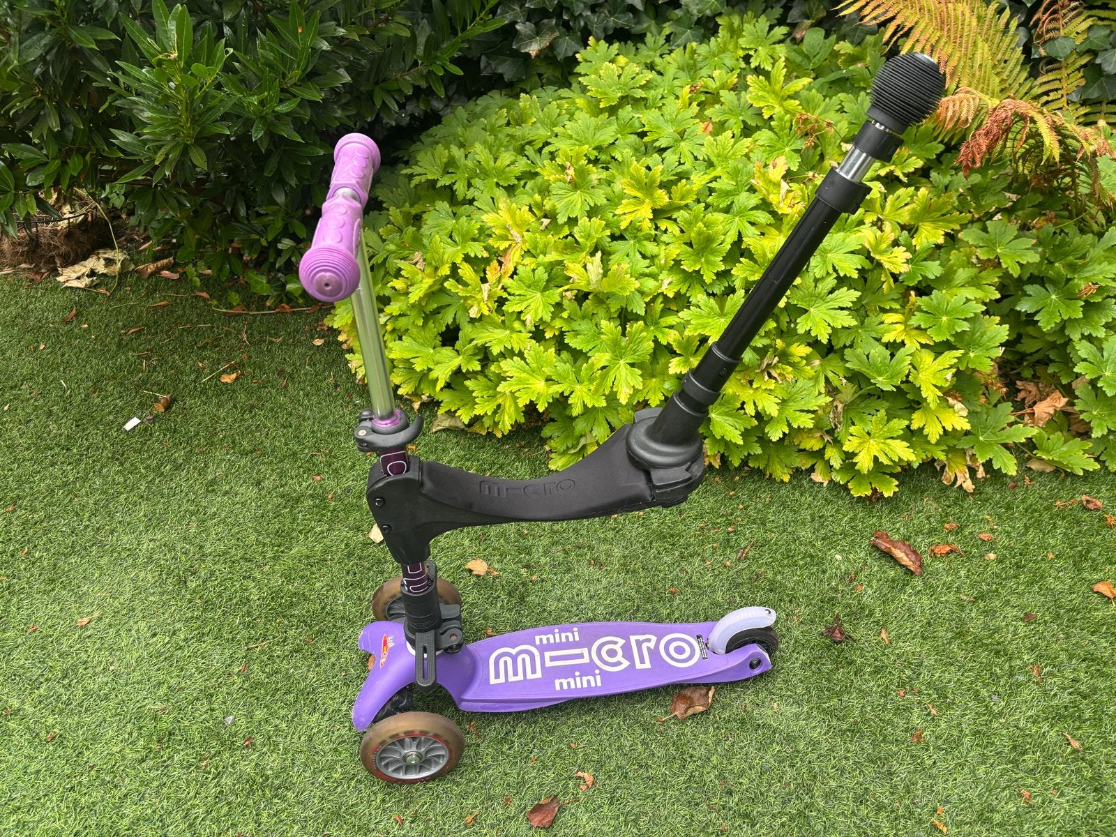 Mini Micro step paars met zitje en duwstang, Fietsen en Brommers, Steps, Ophalen of Verzenden, Gebruikt, Gewone step