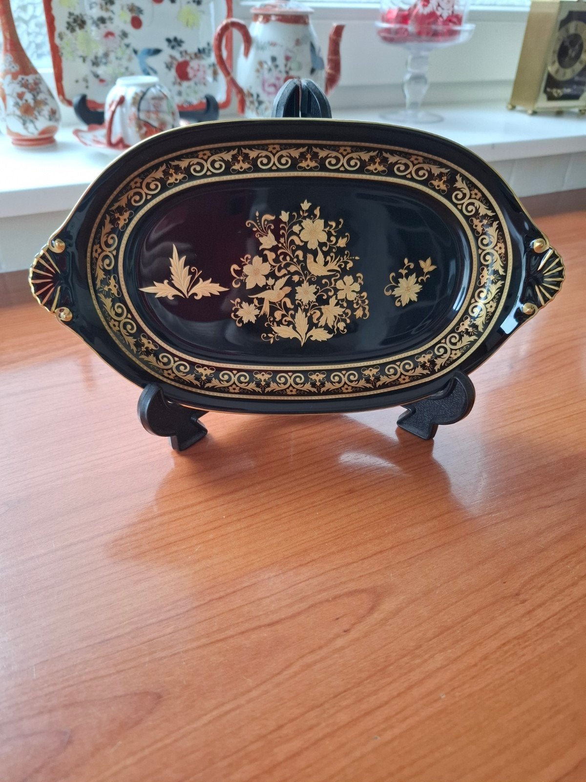 Zwart porseleinen schaaltje met bladgoud decor, Spanje, Antiek en Kunst, Ophalen of Verzenden