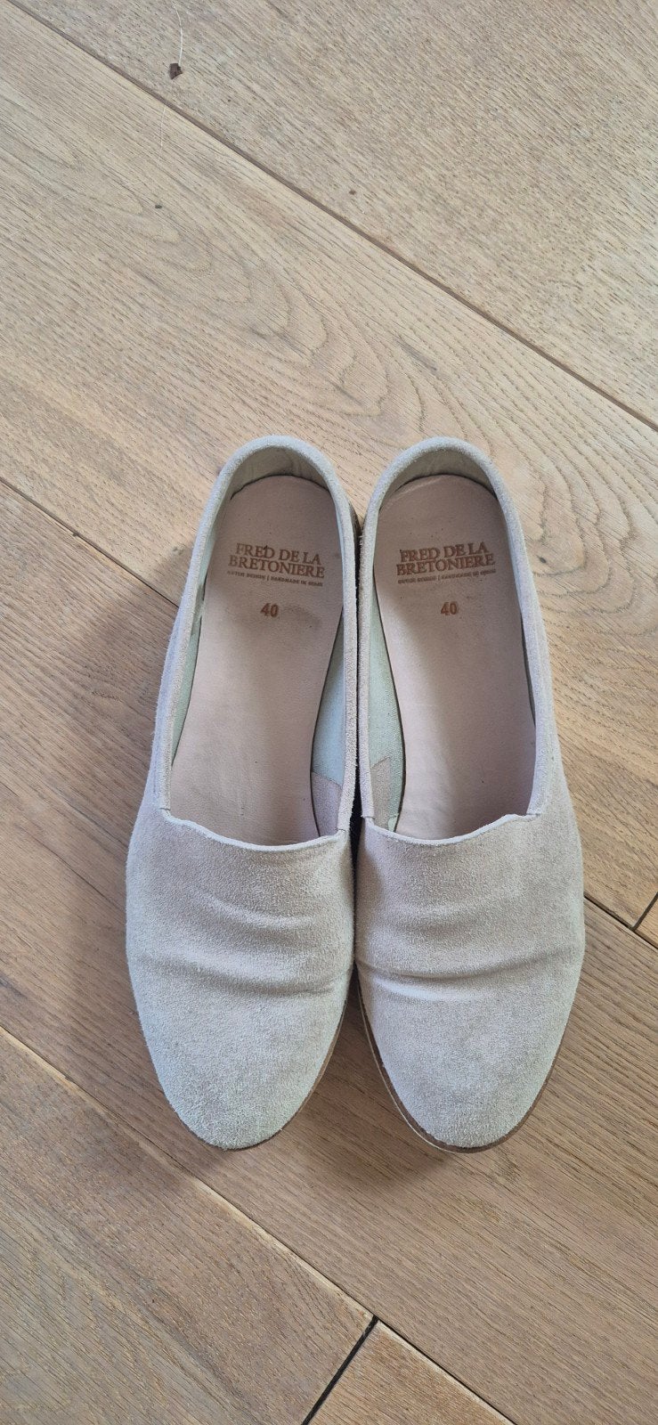 suede instappers Fred de la bretoniere maat 40, Kleding | Dames, Schoenen, Fred de la Bretoniere, Instappers, Ophalen of Verzenden